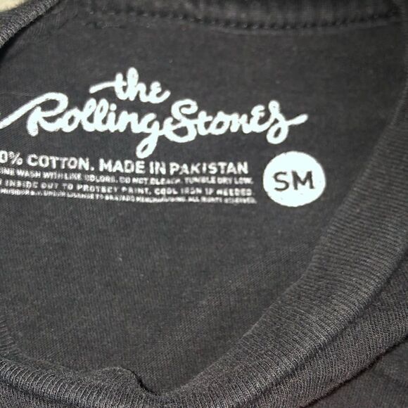 THE ROLLING STONES LIPS GRAPHIC ROCK BAND TEE SMALL - Picture 3 of 3